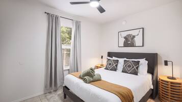 2 bedrooms, iron/ironing board, free WiFi