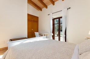 Villa | 2 bedrooms, individually furnished, iron/ironing board - Charming Villa With Private Pool (Sineu)
