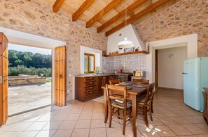 Villa | Private kitchen - Charming Villa With Private Pool (Sineu)