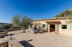 Villa | Exterior