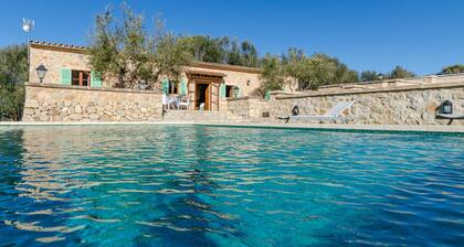 Charming Villa With Private Pool