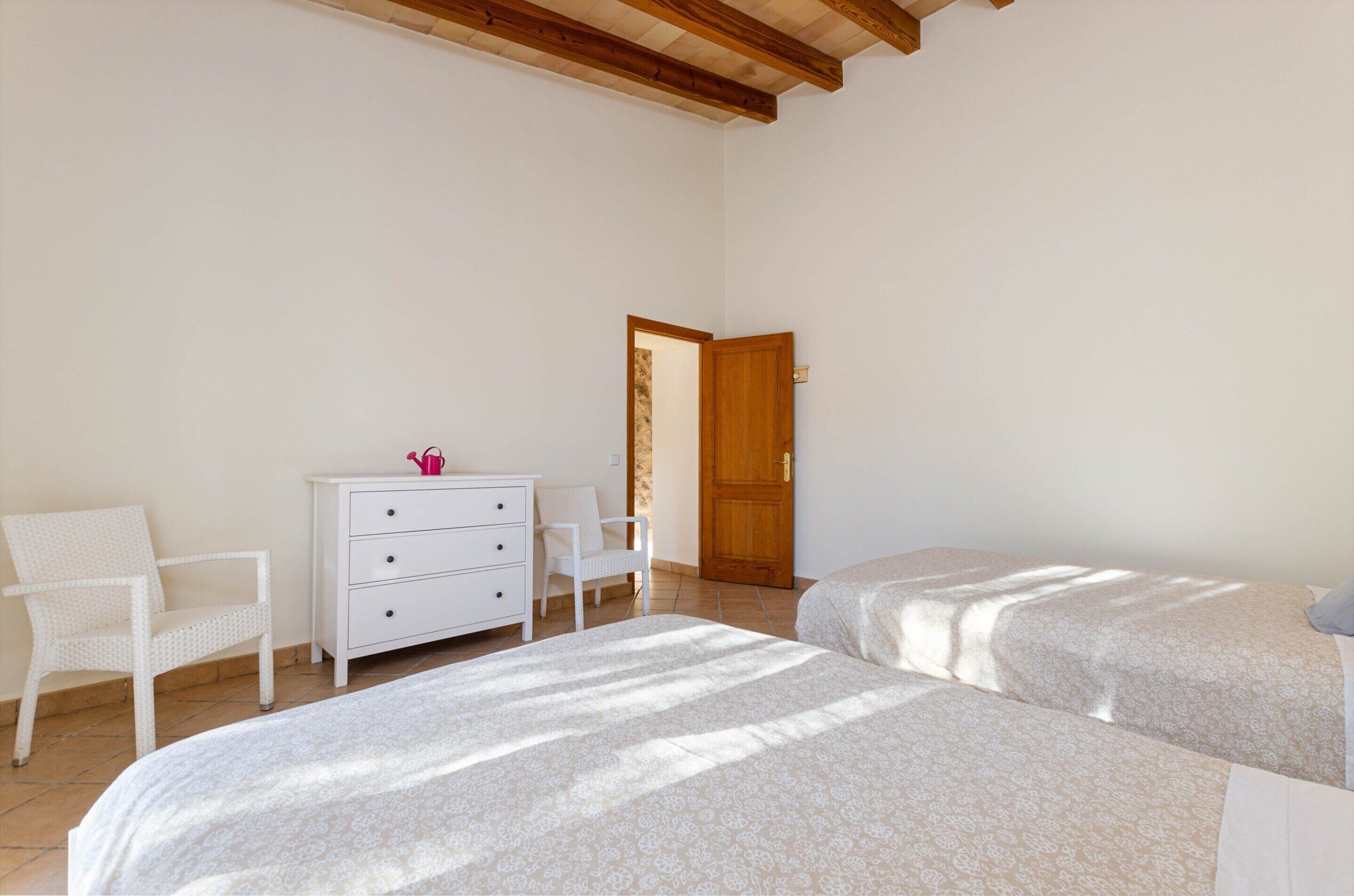 Villa | 2 habitaciones, muebles diferentes y tabla de planchar con plancha 