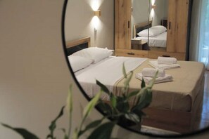 1 habitación, tabla de planchar con plancha, wifi y ropa de cama