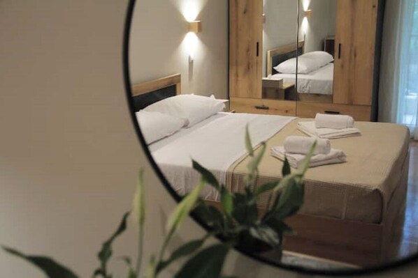 1 bedroom, iron/ironing board, WiFi, bed sheets - Ursa Minor
(Thessaloniki)