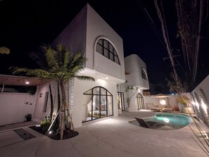 Pool - Summer House with Mediteranean Style, in Central Seminyak. (Bali)