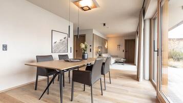 Apartment | Dining