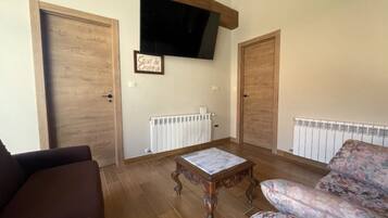 Villa | 4 bedrooms, individually furnished, iron/ironing board