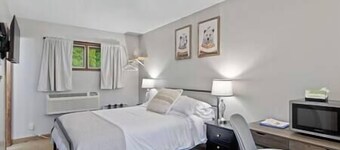 Room 5, Kozy Rest Motel