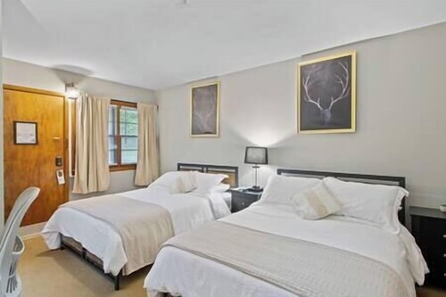 Room 4, Kozy Rest Motel