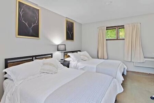 Room 4, Kozy Rest Motel