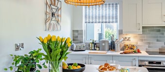 Ty Eithin - Two Bedroom House, Sleeps 4