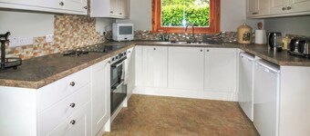 2 bedroom accommodation in Pulborough, near Arundel