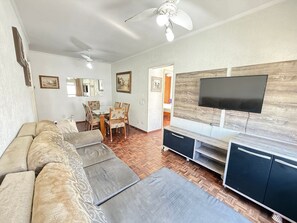 TV - Feet in the Sand Corner of the Fort IV (Praia Grande)