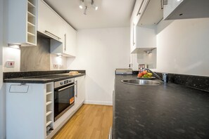 Private kitchen - Modern Flat, Oxford city centre (Oxford)