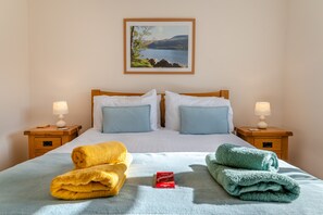 1 quarto, Wi-Fi de cortesia, roupa de cama