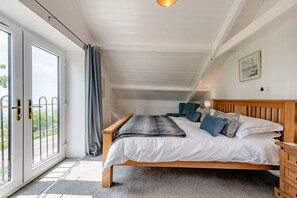 3 bedrooms, free WiFi, bed sheets