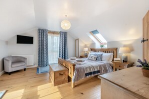 3 bedrooms, free WiFi, bed sheets