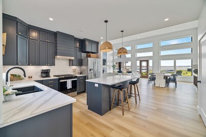 Newly Built Ocean Front Home On Barachois Beach, Minutes To North Rustico