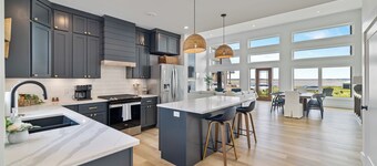 Newly Built Ocean Front Home On Barachois Beach, Minutes To North Rustico