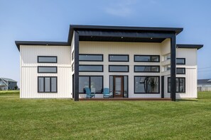 Exterior - Newly Built Ocean Front Home On Barachois Beach, Minutes To North Rustico (Anglo Rustico)