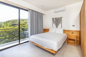 Exclusive Suite, 2 Bedrooms, Balcony, Mountain View