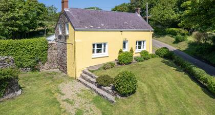 Hoopers Cottage - Four Bedroom House, Sleeps 10