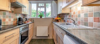 Smithies Cottage - Two Bedroom House, Sleeps 4
