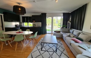 Apartment | Living room - Luxury Apartment With Stunning Mountain View (Reichenau)