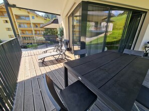Apartment | Outdoor dining