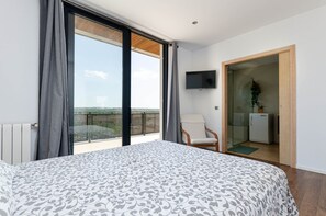 House | 3 bedrooms, individually furnished, iron/ironing board