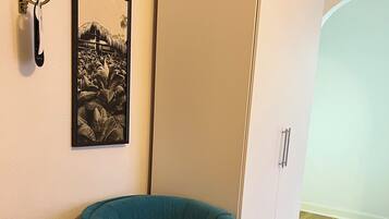 Desk, laptop workspace, soundproofing, free WiFi