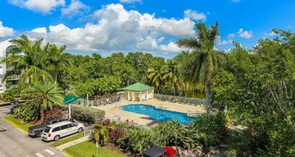 Cat Island Suite | Beautifully Renovated w/ Pool!