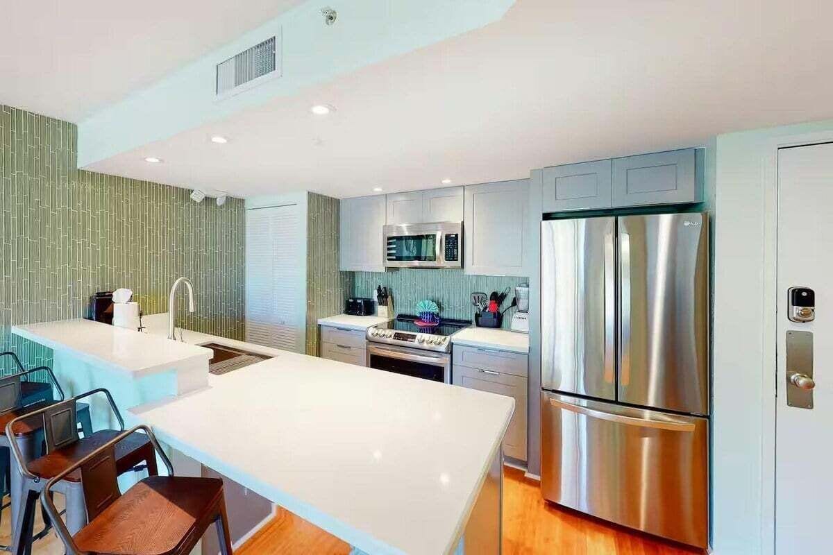 冰箱、微波炉、烤箱、炉灶