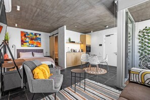1 bedroom, iron/ironing board, WiFi, bed sheets - Seaside Studio Perfect Location (Cape Town)