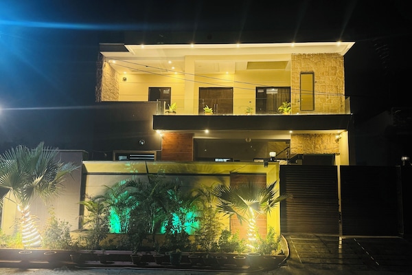 Bagian depan properti