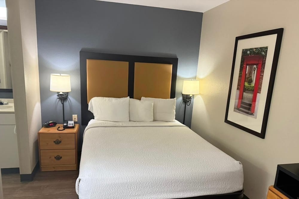 MainStay Suites Washington Dulles Airport