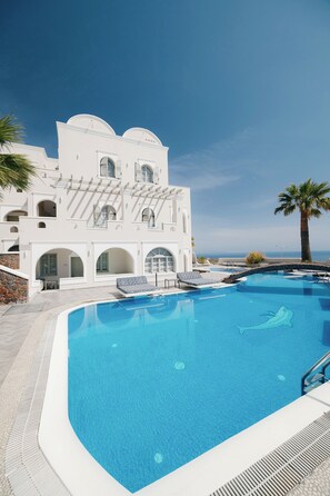 Outdoor pool - Blue Arise Fira (Santorini)
