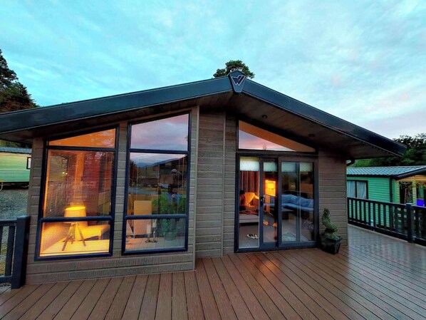 Cabin | Exterior detail