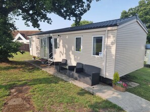 Chalet | Exterior - Free Ferry on 7 Days Bookings Jul/aug (Cowes)