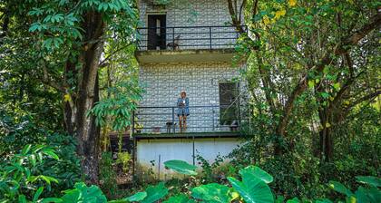 Charming 1-bedroom Private Balcony house with Beautiful Countryside view.