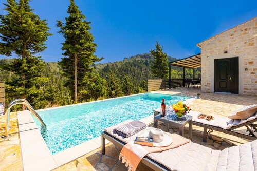 Villa Hill View Ena - One Bedroom Villa, Sleeps 4
