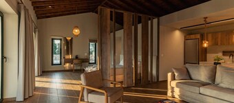 Villa Hill View Dio - One Bedroom Villa, Sleeps 4