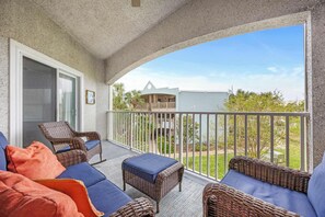 Huis, Meerdere bedden, balkon, uitzicht op tuin (Ocean Hibiscus Retreat) | Terrein van de accommodatie