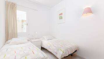 Apartment | 3 bedrooms, individually furnished, iron/ironing board