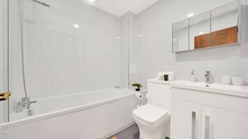 Apartment | Bathroom | Shower, towels