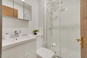 Apartment | Bathroom - East London Apartment - Ilford - Essex (Ilford)