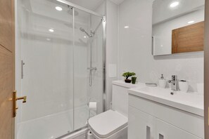 Douche, serviettes fournies