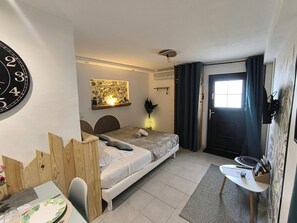 Ferros/tábuas de passar roupa, Wi-Fi de cortesia, roupa de cama