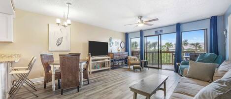 Condo, Multiple Beds, Fireplace, Garden View (Treetop Beach Condo) | Living area