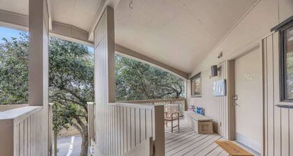 Treetop Beach Condo Sleeps 7!